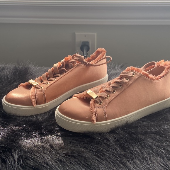 Never worn. Aldo fringe sneakers - Picture 2 of 4